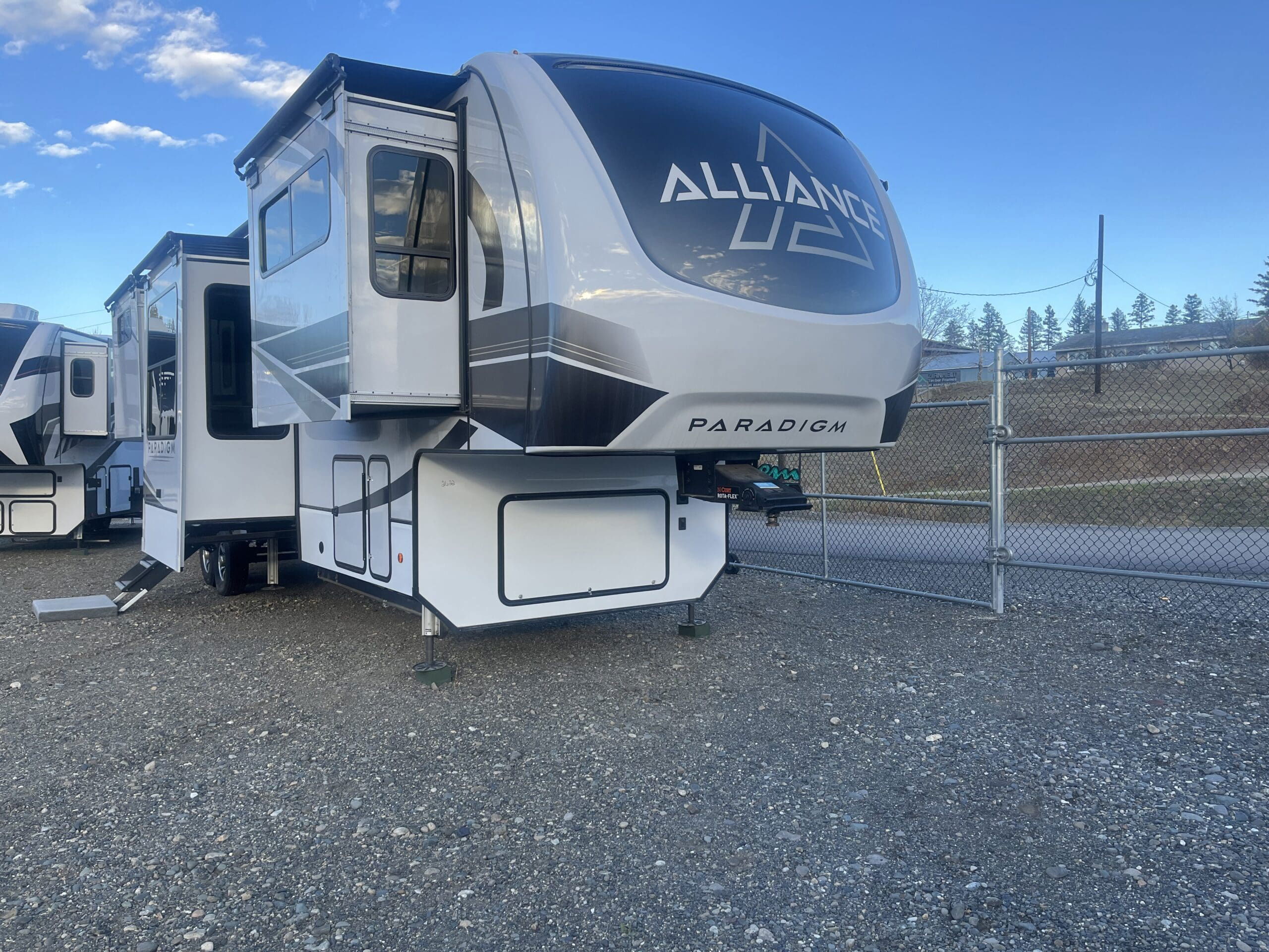 2023 PARADIGM 385FL by ALLIANCE RV - Chemo RV | Trailer, RV 